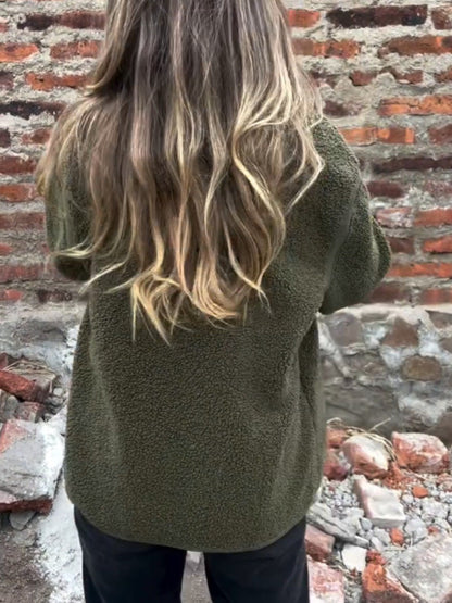 Belle petite veste a bouton en laine mouton , très chaud ! Mode pour femme