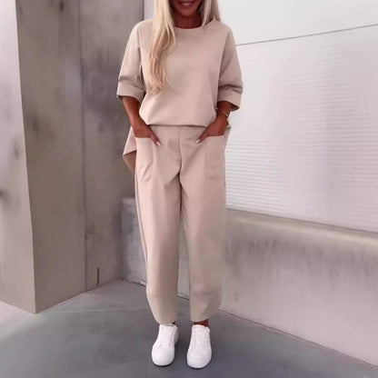 Ensemble deux pièces pantalon court à col rond de couleur unie