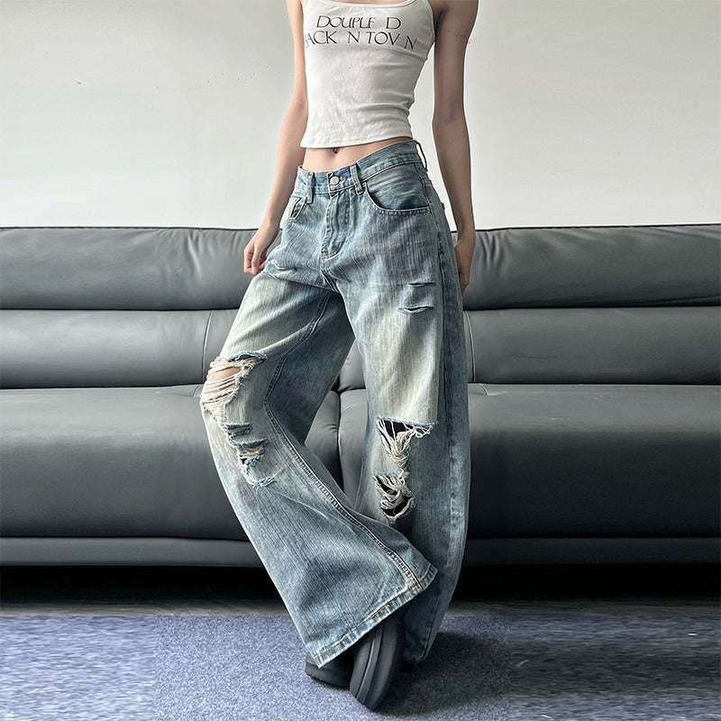 Un jean rectro stylée, a patte droite. Tendance mode