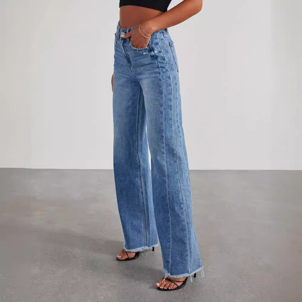 Jean ample à jambes larges pour femme avec coutures latérales et ourlet effiloché. Très beau jean pour vous mesdames