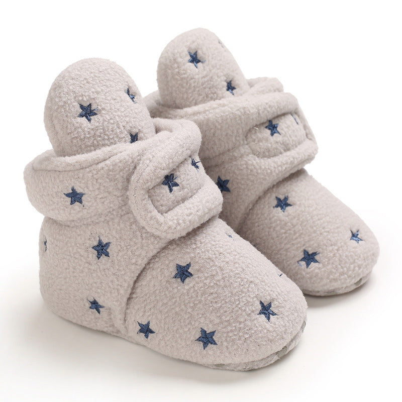 de mini pantoufle cozy pour vos tout petit si doux si belle