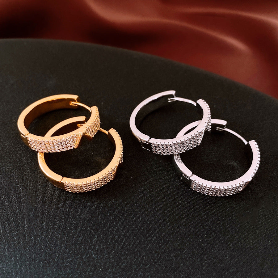 Petite boucle d'oreille délicat a clipe